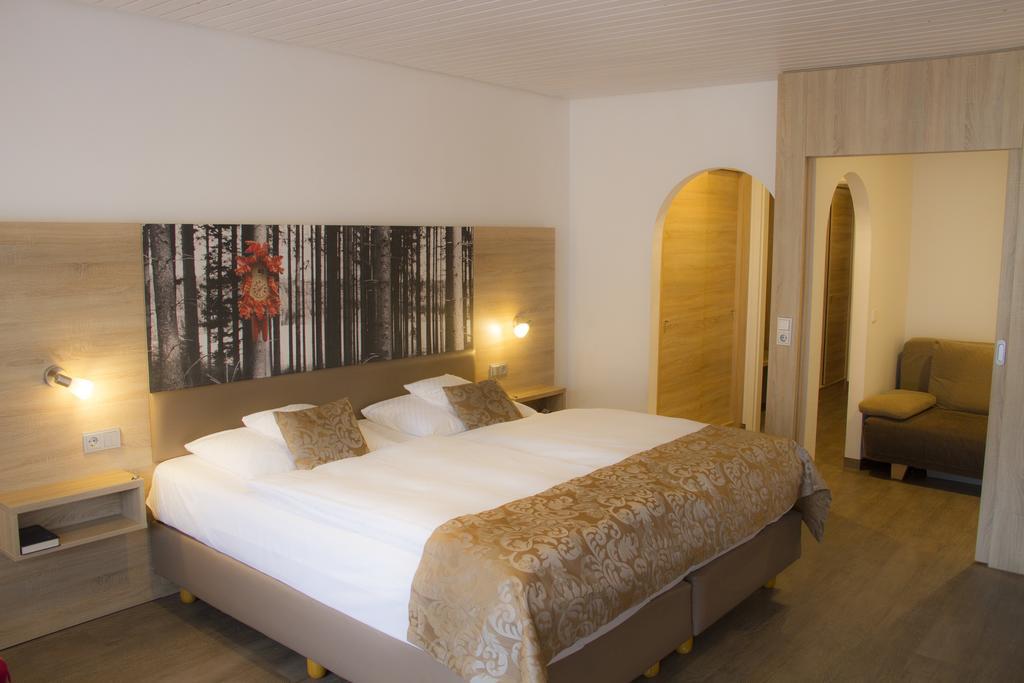 Best Western Plus Schwarzwald Residenz Triberg im Schwarzwald Exteriör bild